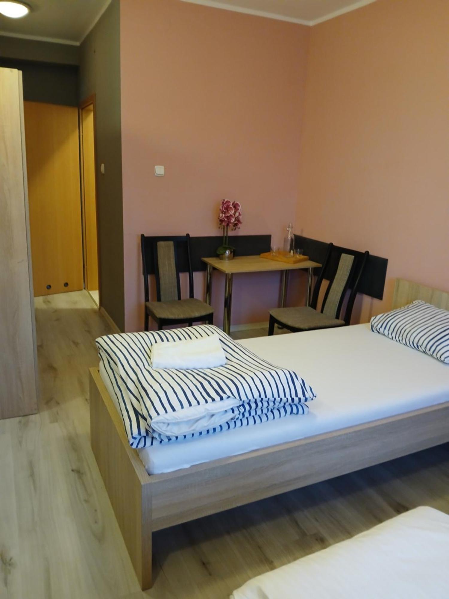 Bed and Breakfast Dom Brama Mazur à Ostróda Extérieur photo