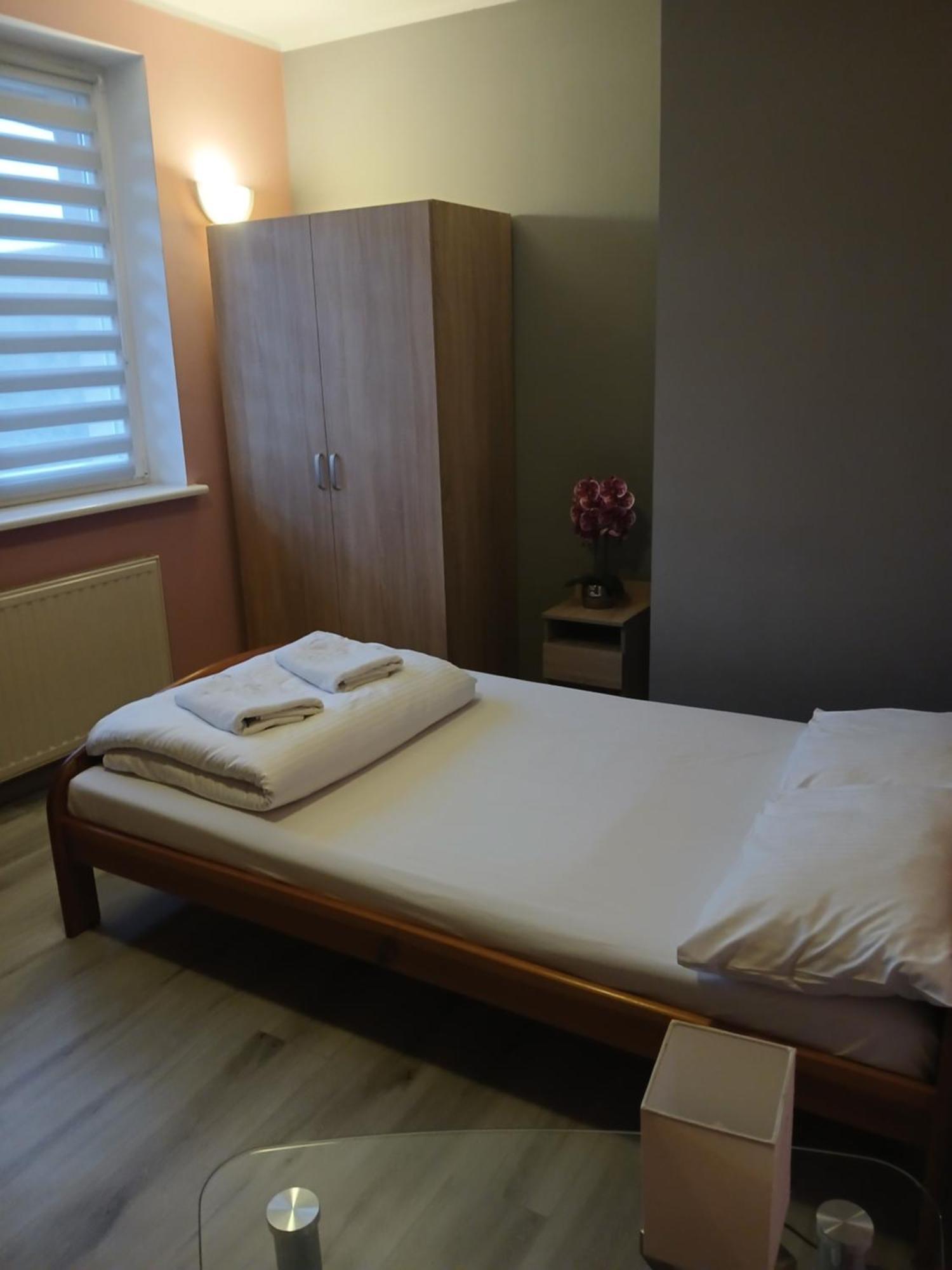 Bed and Breakfast Dom Brama Mazur à Ostróda Extérieur photo